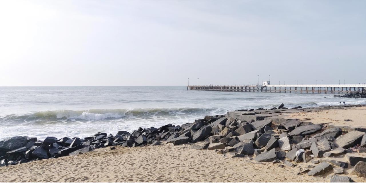 Places to Visit Rock Beach, Pondicherry
